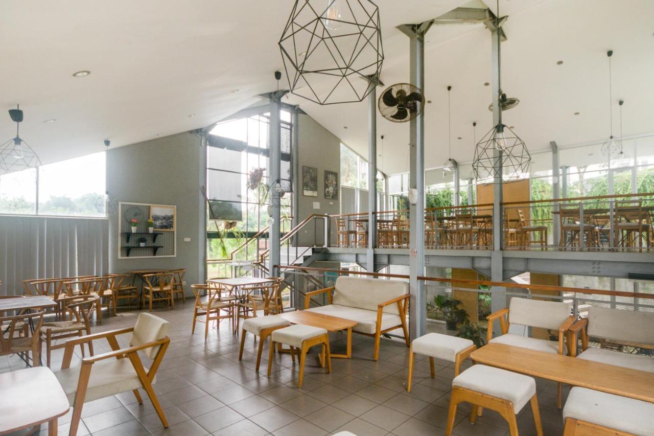 Oyo Life 3204 Beverly Park Bandung Esterno foto